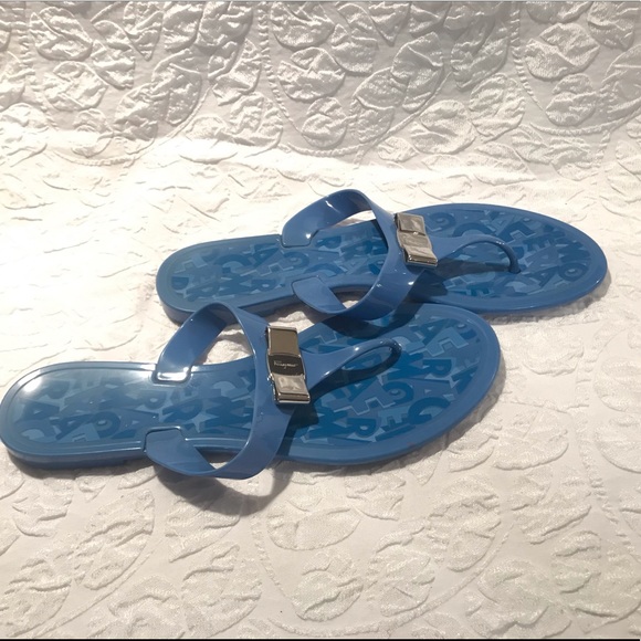 Salvatore Ferragamo Farelia Jelly Flat Bow Sandals - Picture 6 of 8